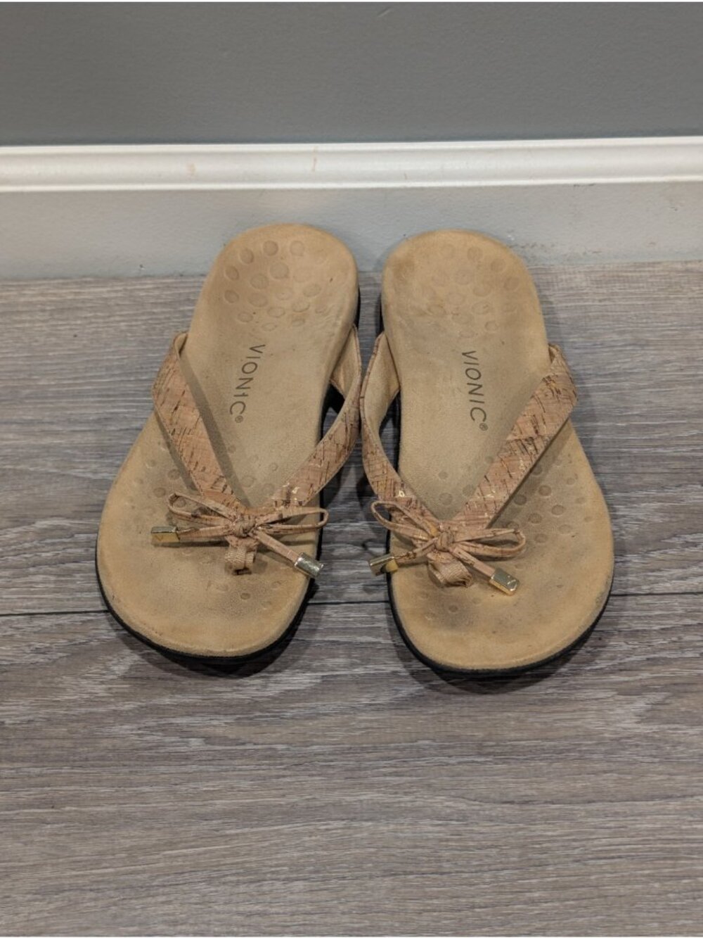 Vionic Bella II Gold Cork Toe-Post Flip Flop Sandals Womens 8.5 Orthotic Comfort